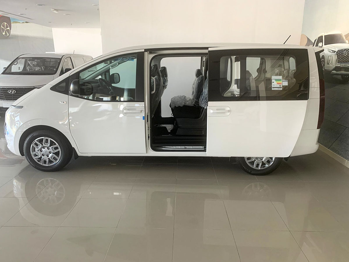 Hyundai Staria 2024 for rent in Dubai