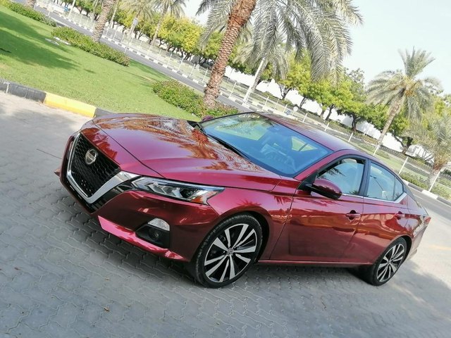 Nissan Altima 2022 — front view
