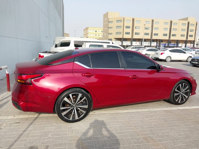 Nissan Altima 2022 — rear view
